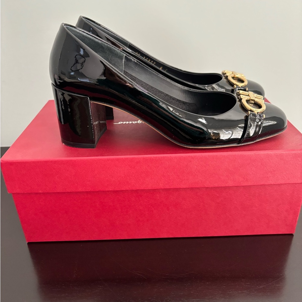 Black Ferragamo heels size 8